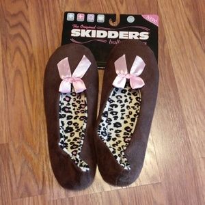 NEW Skidders slippers